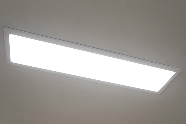 8. Panneau de plafond LED 300x1200