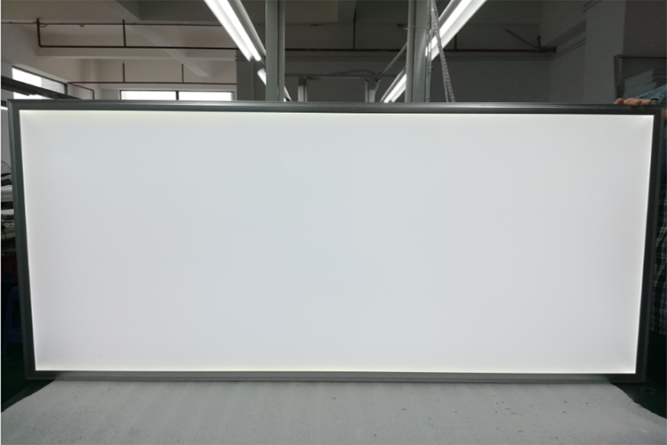 4. 120x60 rgbw panel