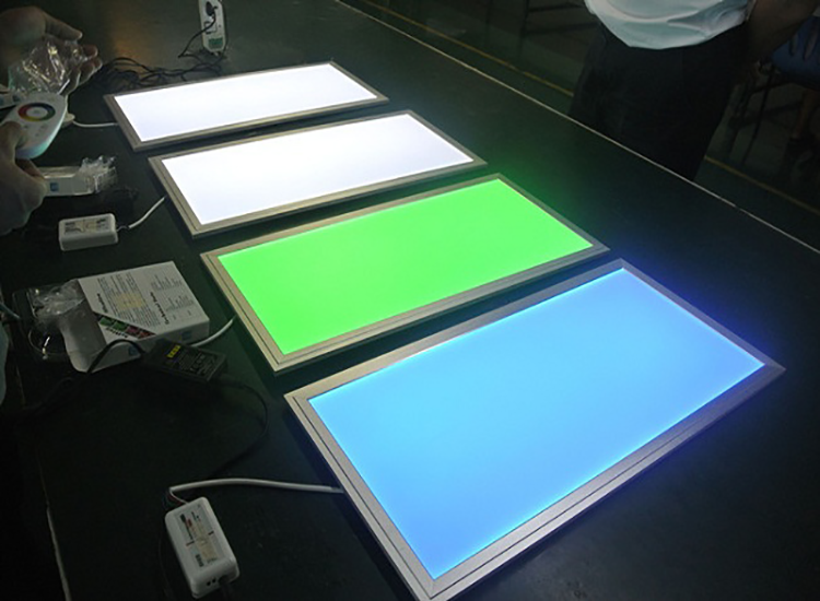 2. การทดสอบแสงแผง LED RGB ขนาด 600x300